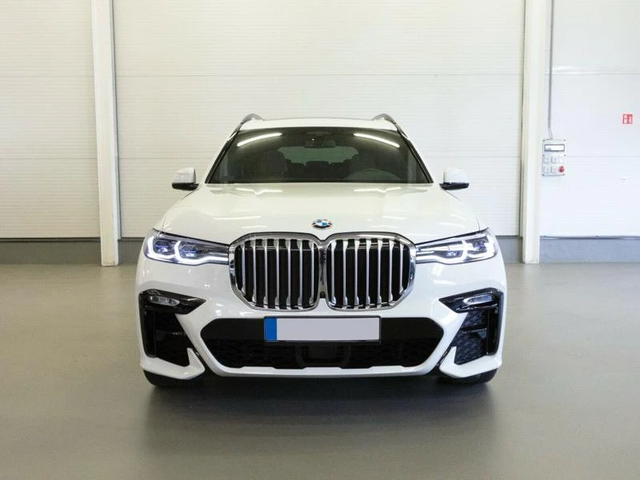 BMW X7 xDrive 30d M Sport - автомобили, коли, обяви за нови и употребявани 1