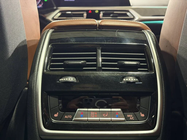 BMW X7 40i MSPORT* DISTRONIC* HEAD-UP* МАСАЖ* 360* LASER - автомобили, коли, обяви за нови и употребявани 15