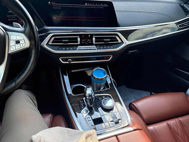 BMW X7 * xDrive40i * ПОДГРЕВИ * 360 * PANO * CARFAX - автомобили, коли, обяви за нови и употребявани 8
