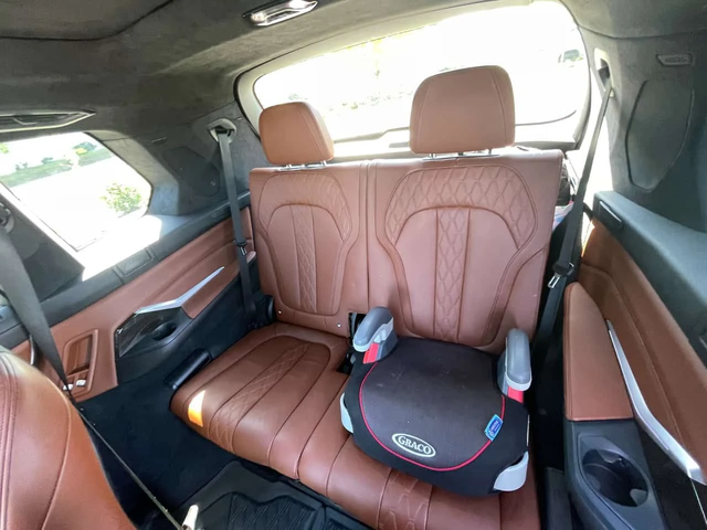 BMW X7 xDrive40i/ОБДУХВАНЕ/ПАНОРАМА/HARMAN KARDON/360 - автомобили, коли, обяви за нови и употребявани 12