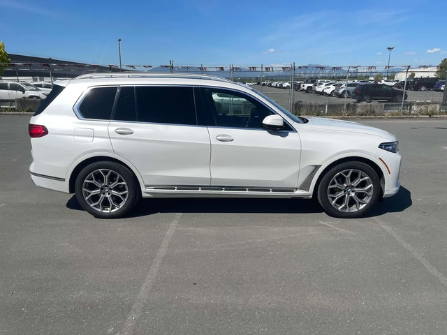 BMW X7 xDrive40i/ОБДУХВАНЕ/ПАНОРАМА/HARMAN KARDON/360 - автомобили, коли, обяви за нови и употребявани 3