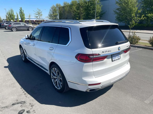 BMW X7 xDrive40i/ОБДУХВАНЕ/ПАНОРАМА/HARMAN KARDON/360 - автомобили, коли, обяви за нови и употребявани 5