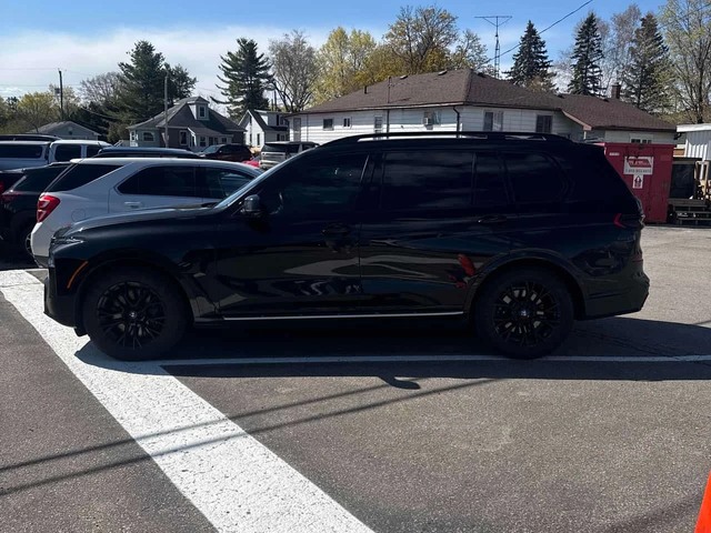 BMW X7 * xDrive40i * LASER* DISTRONIC* HUD* 360* - автомобили, коли, обяви за нови и употребявани 1