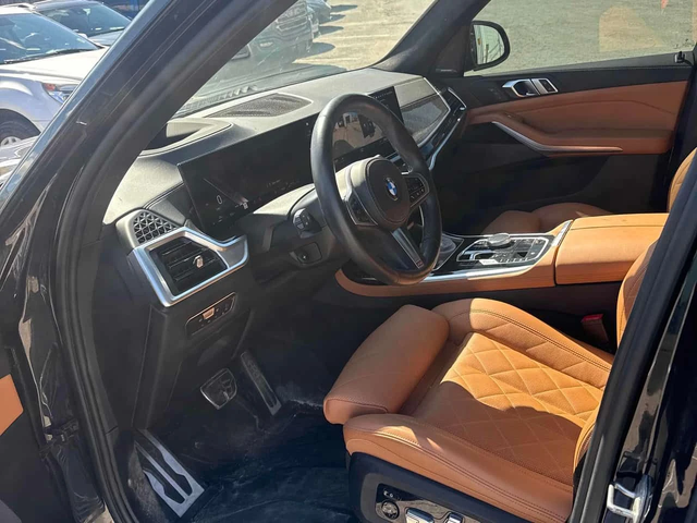 BMW X7 * xDrive40i * LASER* DISTRONIC* HUD* 360* - автомобили, коли, обяви за нови и употребявани 4