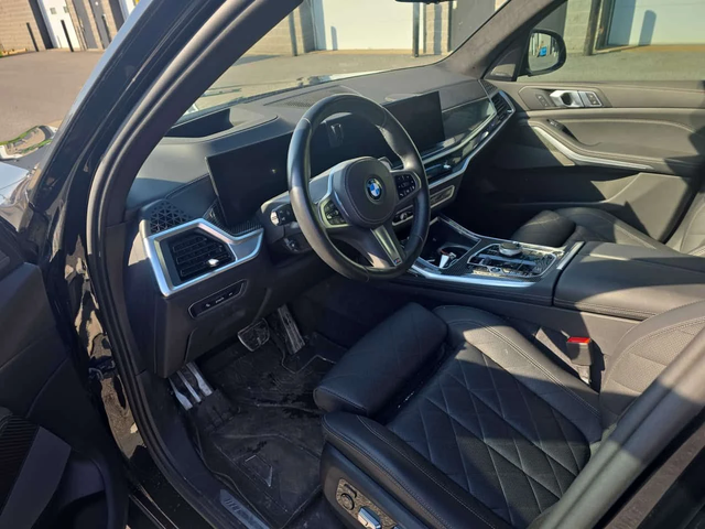 BMW X7 xDrive40i M SPORТ/COLOUR CHANGING SUNROOF/CRYSTAL - автомобили, коли, обяви за нови и употребявани 4