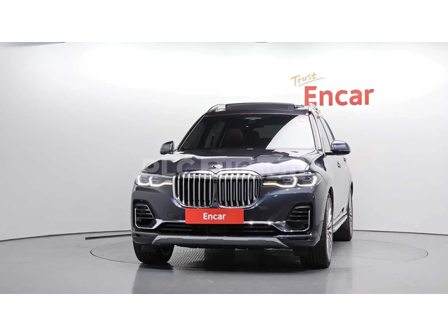 BMW X7 HEAD-UP * ОДБУХВАНЕ * H/K * PANO * 360 - автомобили, коли, обяви за нови и употребявани 2
