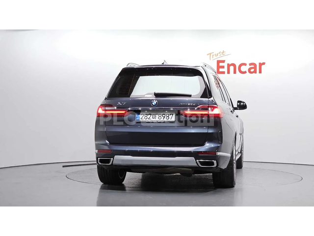 BMW X7 HEAD-UP * ОДБУХВАНЕ * H/K * PANO * 360 - автомобили, коли, обяви за нови и употребявани 3