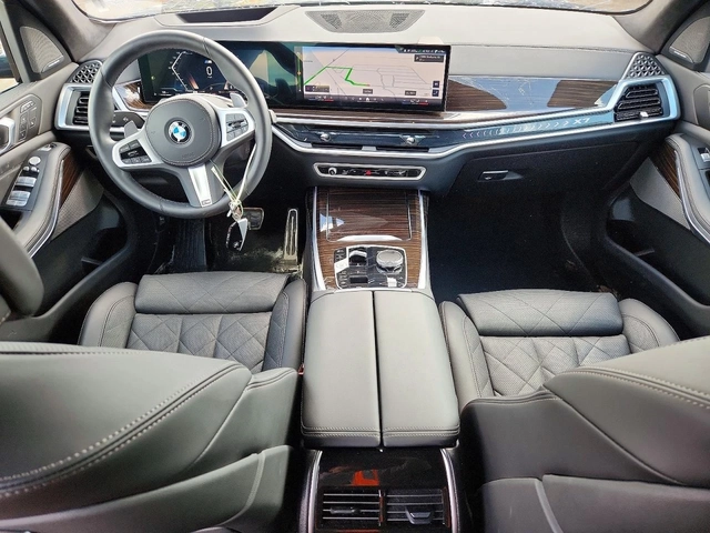 BMW X7 XDRIVE40I - автомобили, коли, обяви за нови и употребявани 7
