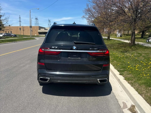 BMW X7 xDrive40i / CARFAX - автомобили, коли, обяви за нови и употребявани 3