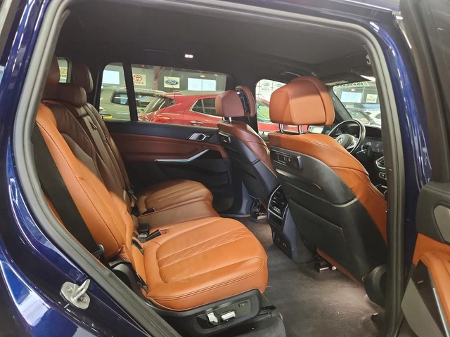 BMW X7 XDRIVE40i* MSPORT* ПОДГРЕВ* ОБДУХВАНЕ* 360* КАМЕРА - автомобили, коли, обяви за нови и употребявани 9