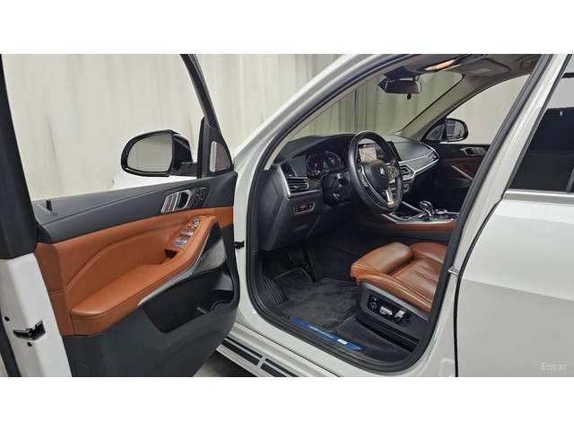BMW X7 xDrive 40d* HUD* 360* МОНИТОРИ* КОЖА* ОБДУХВ* ПАНО - автомобили, коли, обяви за нови и употребявани 8
