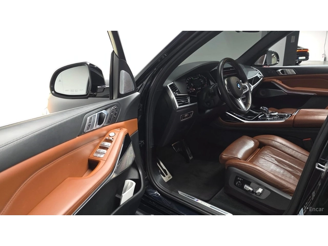BMW X7 M50i* HUD* 360* МОНИТОРИ* ПАНО* КОЖА* ОБДУХВ - автомобили, коли, обяви за нови и употребявани 8