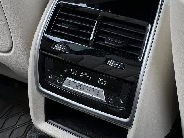 BMW X7 40i* M SPORT* LASER* HEAD UP* МАСАЖ* ОБДУХ* 360 - автомобили, коли, обяви за нови и употребявани 10