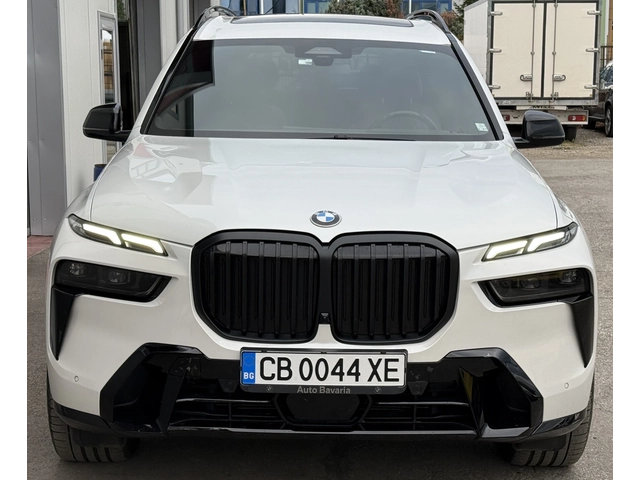 BMW X7 xDrive40i - автомобили, коли, обяви за нови и употребявани 7
