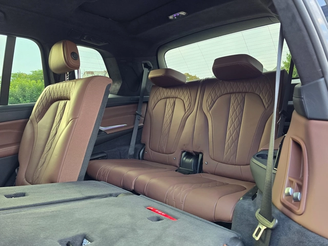 BMW X7 M50 d X drive* M pack* Individual* Pano* 7 mesta* - автомобили, коли, обяви за нови и употребявани 12