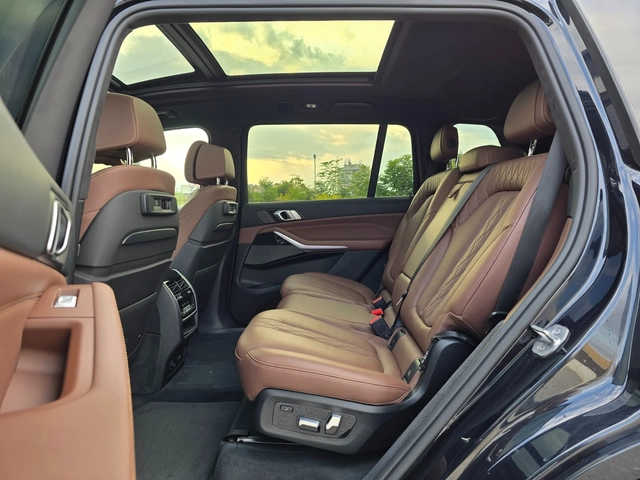 BMW X7 M50 d X drive* M pack* Individual* Pano* 7 mesta* - автомобили, коли, обяви за нови и употребявани 8