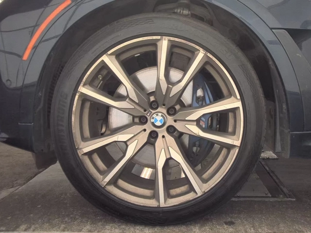 BMW X7 M50i - автомобили, коли, обяви за нови и употребявани 7
