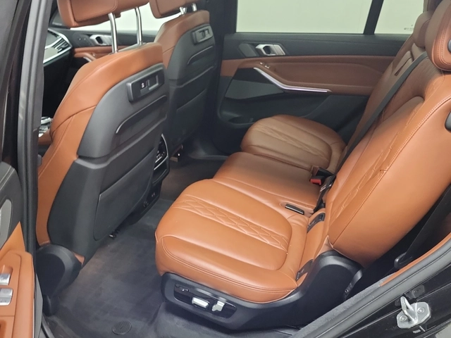BMW X7 - автомобили, коли, обяви за нови и употребявани 8