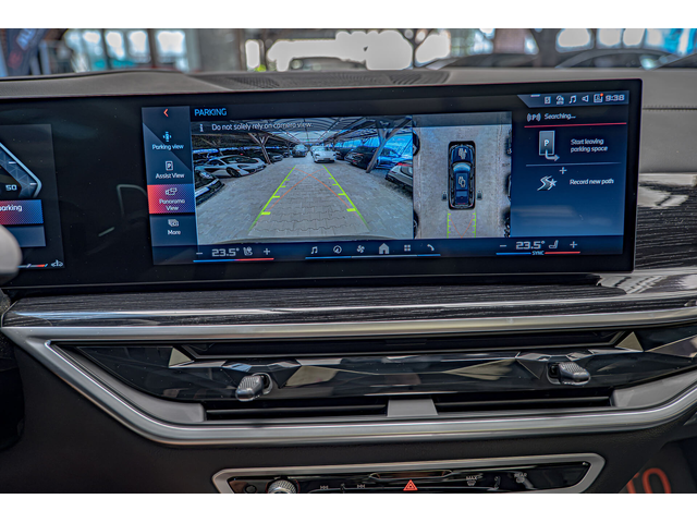 BMW X7 M60i/Harman Kardon/Swarovski/Pano./Алкантар/6+1/Камера 360 - автомобили, коли, обяви за нови и употребявани 12