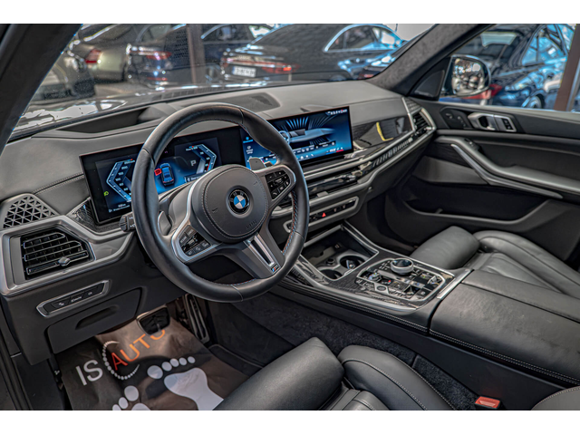 BMW X7 M60i/Harman Kardon/Swarovski/Pano./Алкантар/6+1/Камера 360 - автомобили, коли, обяви за нови и употребявани 6