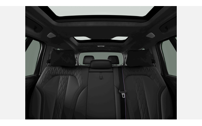 BMW X7 M60i xDrive - автомобили, коли, обяви за нови и употребявани 7