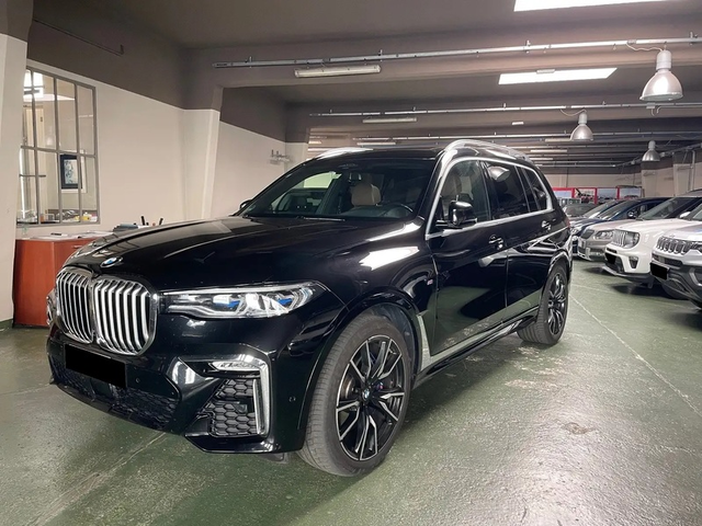 BMW X7 X7 4.0d xDrive M-Pack - автомобили, коли, обяви за нови и употребявани 0
