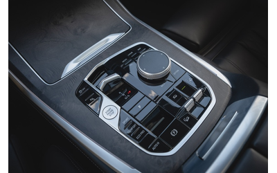 BMW X7 X7 40d xDrive M Pack - автомобили, коли, обяви за нови и употребявани 7