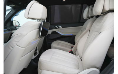 BMW X7 X7 M50i xDrive Individual Shadow Line - автомобили, коли, обяви за нови и употребявани 12