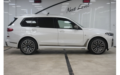 bmw-x7-x7-m50i-xdrive-individual-shadow-line - 5