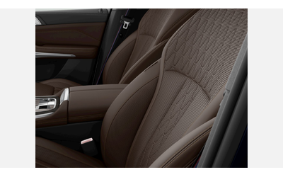 BMW X7 xDrive40d - автомобили, коли, обяви за нови и употребявани 8