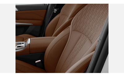 BMW X7 xDrive40d - автомобили, коли, обяви за нови и употребявани 8