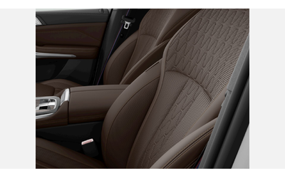 BMW X7 xDrive40d - автомобили, коли, обяви за нови и употребявани 8