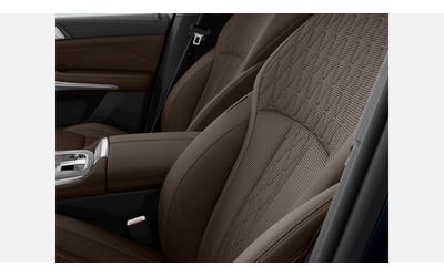 BMW X7 xDrive40i - автомобили, коли, обяви за нови и употребявани 8