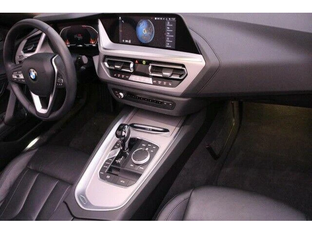 BMW Z4 sDrive20i Sport - автомобили, коли, обяви за нови и употребявани 8