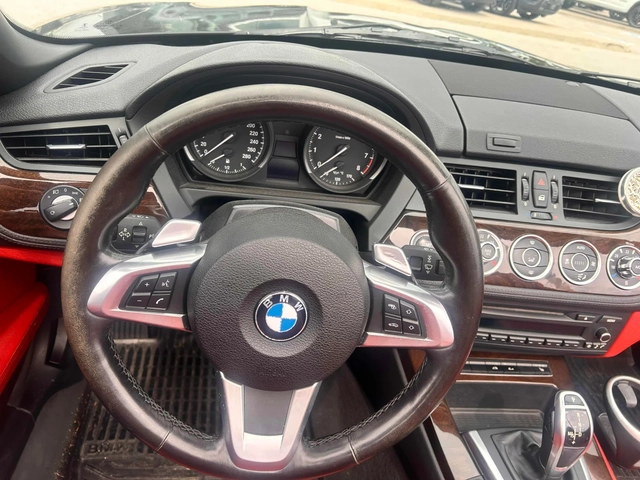 BMW Z4 sDrive35i / CARFAX - автомобили, коли, обяви за нови и употребявани 7