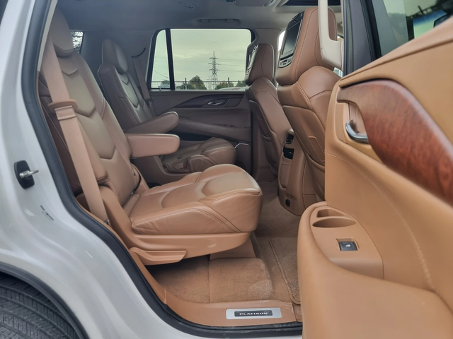 Cadillac Escalade * PLATINUM EDITION * V8 * * FULL* 22 Inch * - автомобили, коли, обяви за нови и употребявани 11