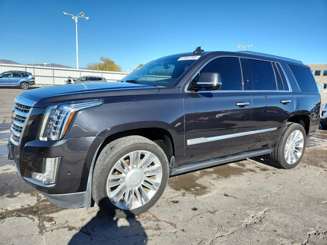 Cadillac Escalade ПОДГРЕВ* КАМЕРА* КЕЙЛЕС* LANE* ASSIST - автомобили, коли, обяви за нови и употребявани 0