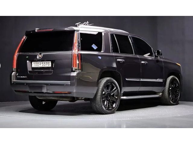 Cadillac Escalade 6.2* V8* ОБДУХВАНЕ* ДИГИТАЛНО* ТАБЛО* 360КАМЕРА* - автомобили, коли, обяви за нови и употребявани 1