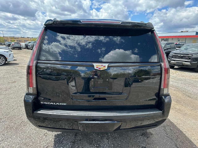 Cadillac Escalade * Platinum * 360 * 2 КЛЮЧА * ТЕЛЕВИЗОРИ - автомобили, коли, обяви за нови и употребявани 3
