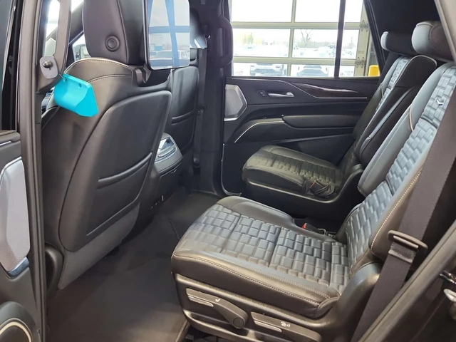 Cadillac Escalade 4WD SPORT PLATINUM| CARFAX - автомобили, коли, обяви за нови и употребявани 13