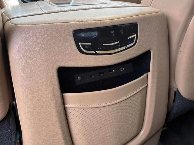 Cadillac Escalade Platinum* CARFAX* АВТО КРЕДИТ* - автомобили, коли, обяви за нови и употребявани 9
