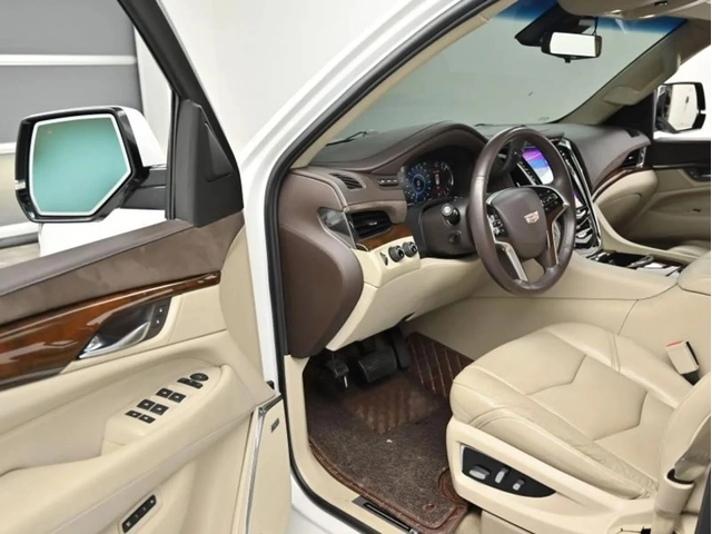 Cadillac Escalade ПОДГРЕВ| ОБДУХВАНЕ| ПАНО| 360 - автомобили, коли, обяви за нови и употребявани 7