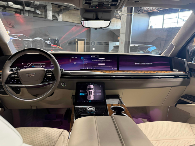 Cadillac ESCALADE ESV 6.2L 8cyl 4WD - автомобили, коли, обяви за нови и употребявани 8