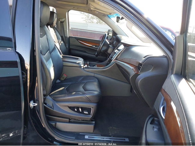 Cadillac ESCALADE ESV 6.2L V-8 DI, VVT, 420HP 4X4 Drive - автомобили, коли, обяви за нови и употребявани 4