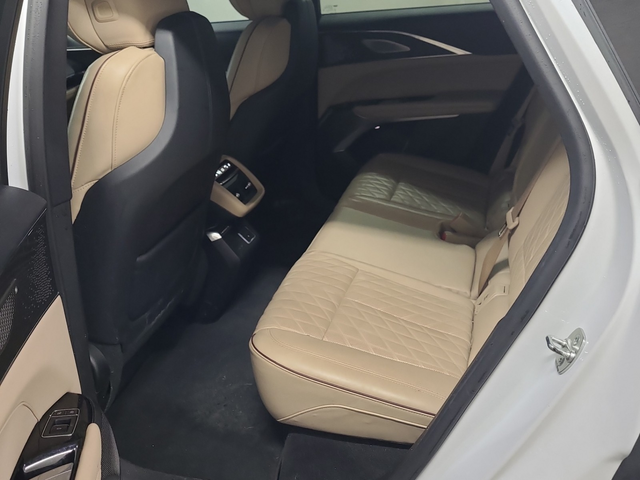 Cadillac LYRIQ N/A Rear Wheel Drive - автомобили, коли, обяви за нови и употребявани 11