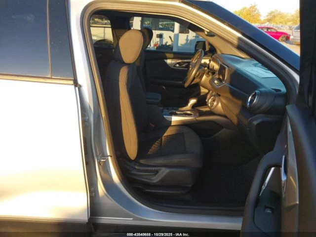 Chevrolet Blazer ПОДГРЕВ* КАМЕРА* КЕЙЛЕС* LANE* ASSIST - автомобили, коли, обяви за нови и употребявани 4