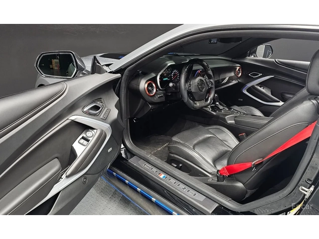Chevrolet Camaro 6.2 V 8 Уникат* Карбон * Лед индикатор на волана - автомобили, коли, обяви за нови и употребявани 9