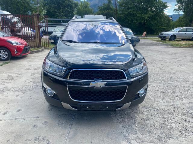 Chevrolet Captiva 3.0i V6 4X4 - автомобили, коли, обяви за нови и употребявани 2
