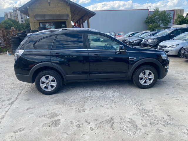 Chevrolet Captiva 3.0i V6 4X4 - автомобили, коли, обяви за нови и употребявани 5