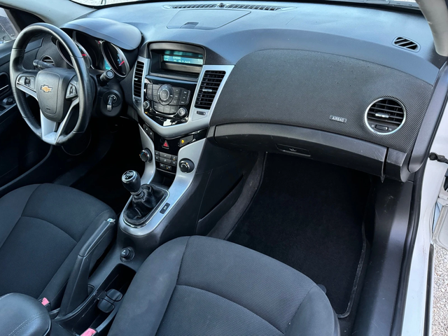 Chevrolet Cruze 1, 6i bi-fuel LPG, 124k.c., ев5, клима, лимо, темп - автомобили, коли, обяви за нови и употребявани 8